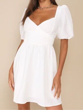 NWT Lulus Little Bit In Love White Surplice Puff Sleeve Mini Dress Size L